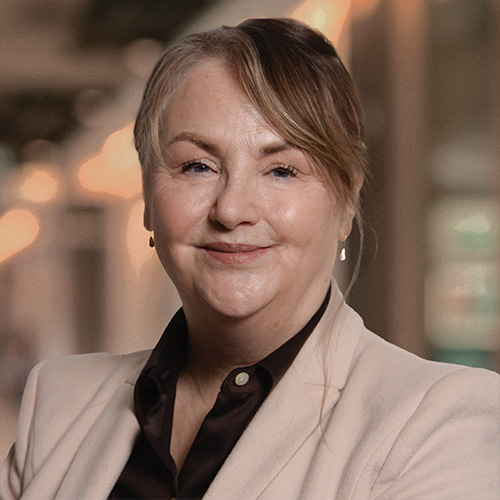 portrait-carol-thompson-500×500 Carol Thompson